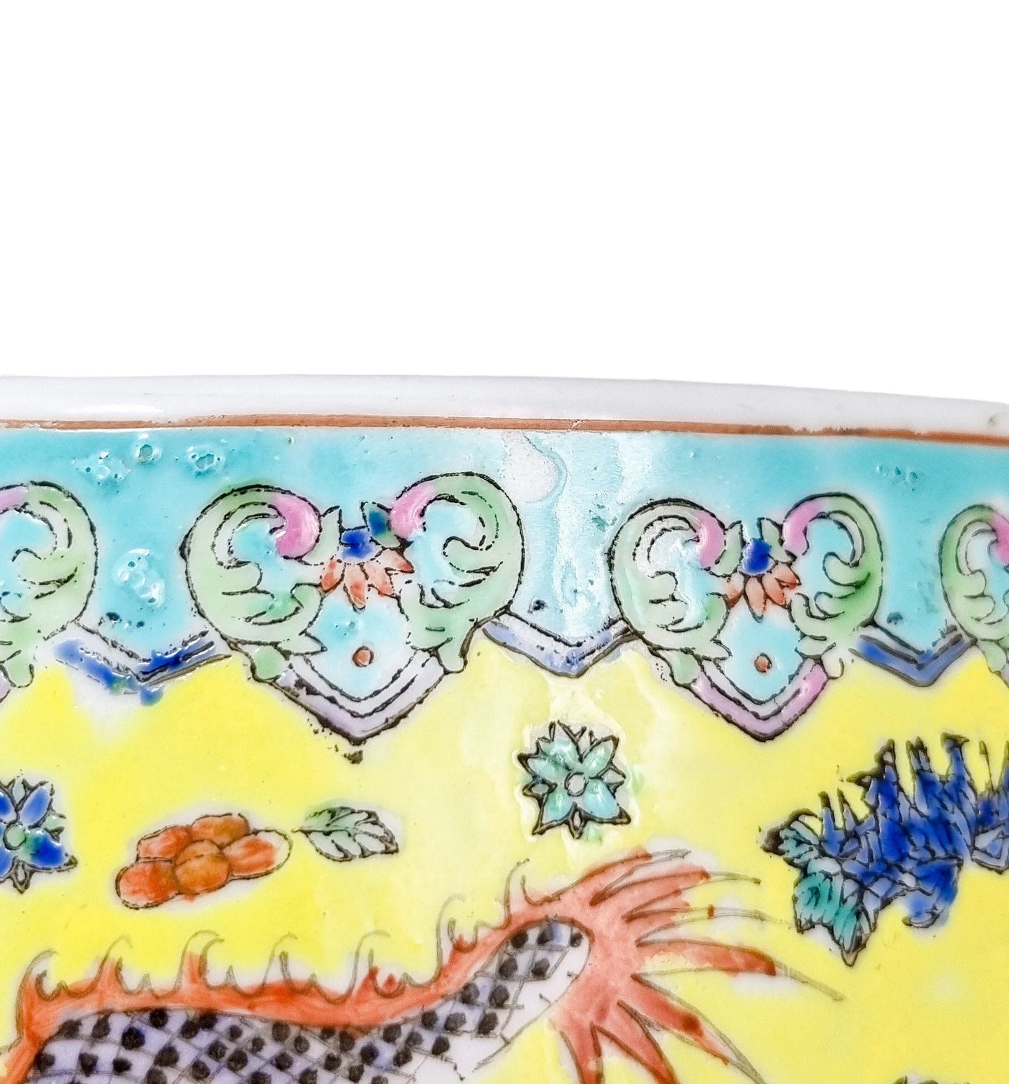 Large Chinese famille jaune porcelain jardinière with dragons and chrysanthemum flowers