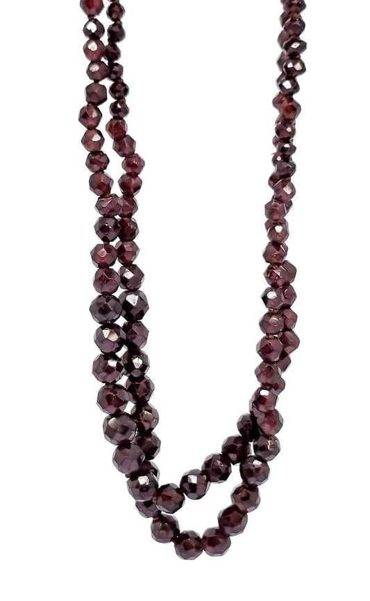 Antique Belle Époque double strand garnet necklace with gold clasp
