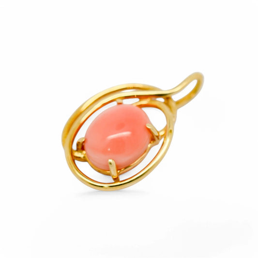 Vintage 14ct gold pendant with oval cabochon coral and openwork frame