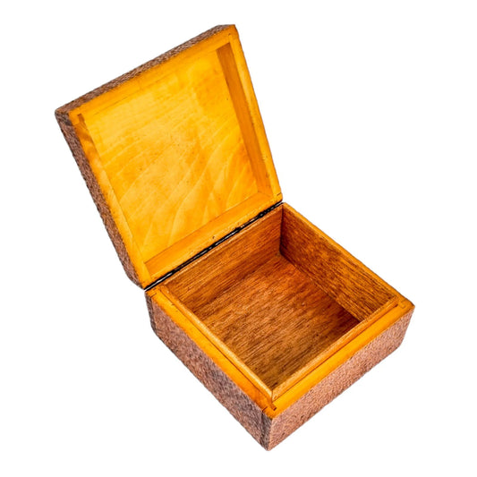 American 1910's Arts & Crafts pokerwork Flemish art pyrography box with owl birds