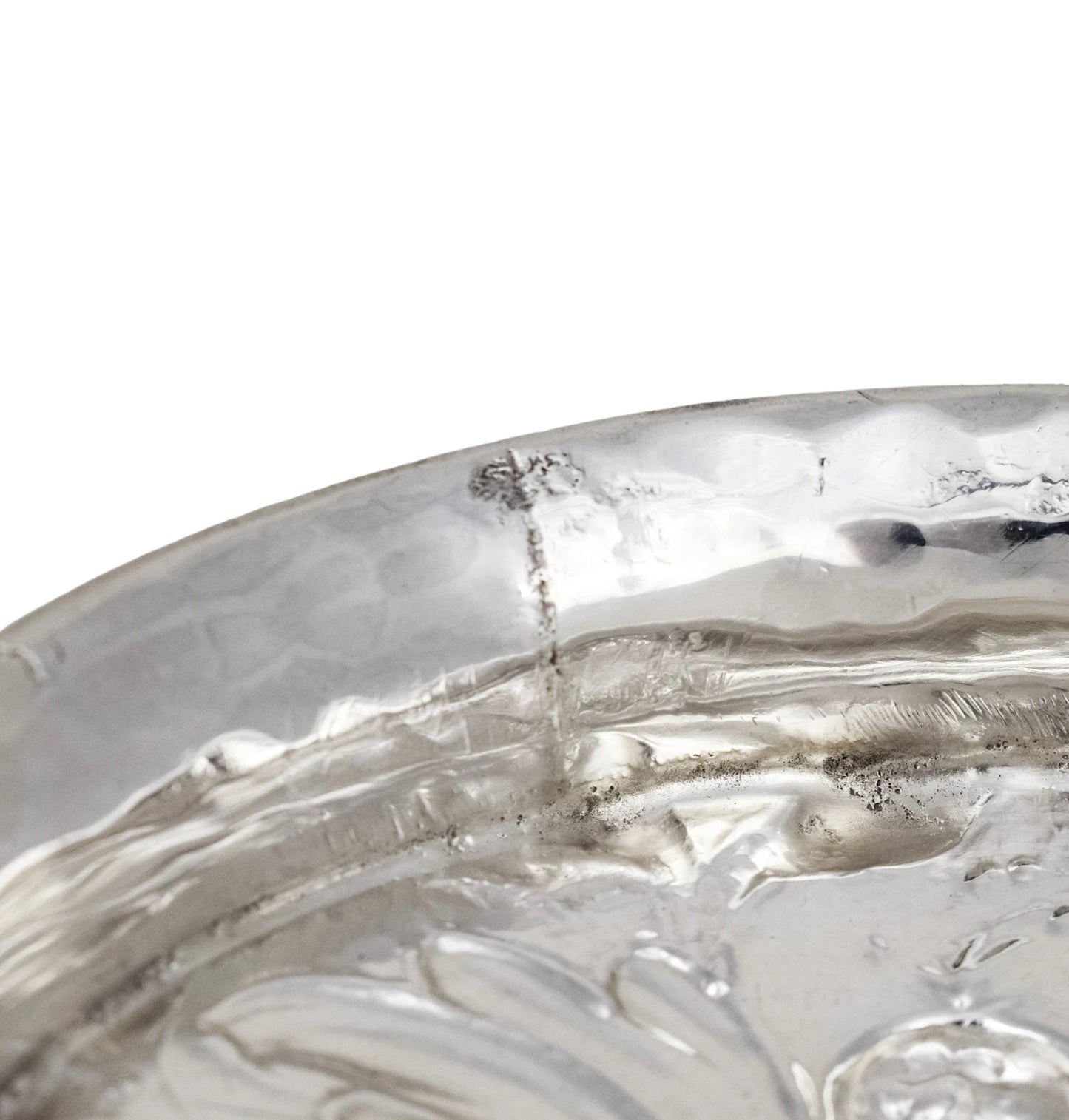 Georgian sterling silver lobed embossed fruit bowl with flying dog handles