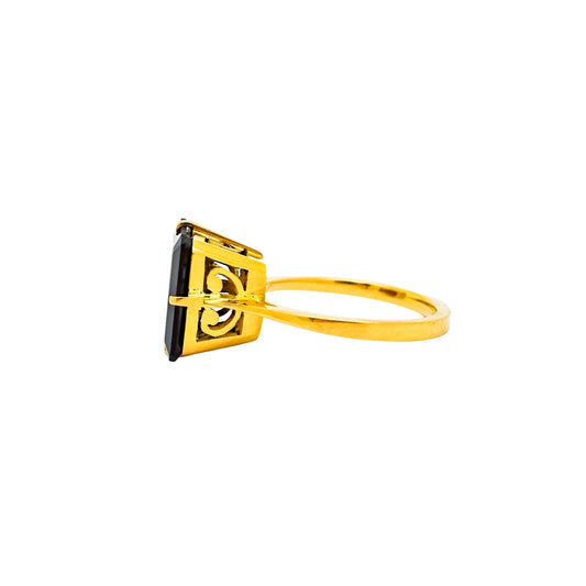 Antique 15ct yellow gold solitaire ring with 6.5ct emerald-cut garnet