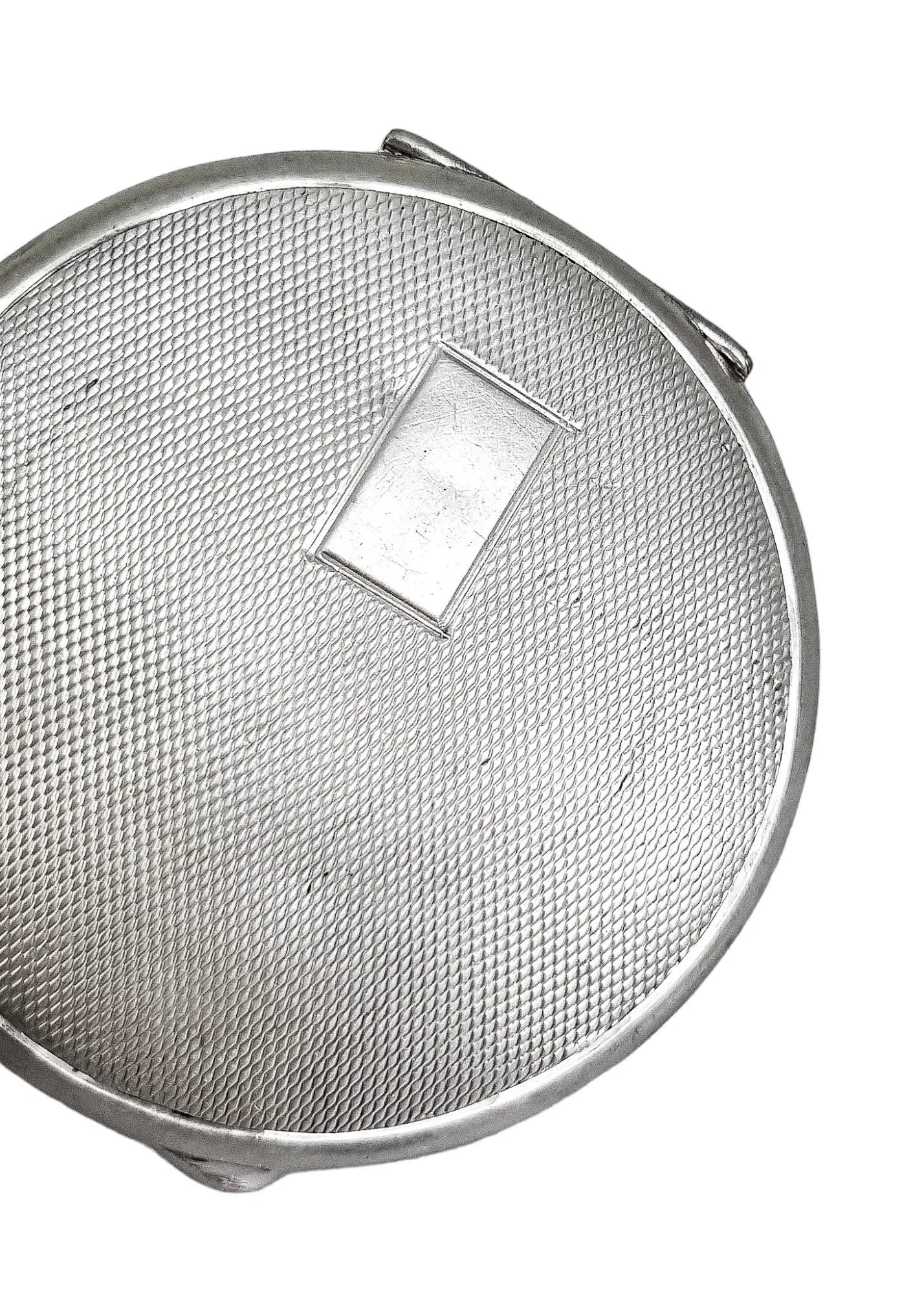 Art Deco sterling silver engine-turned powder compact case, vacant cartouche