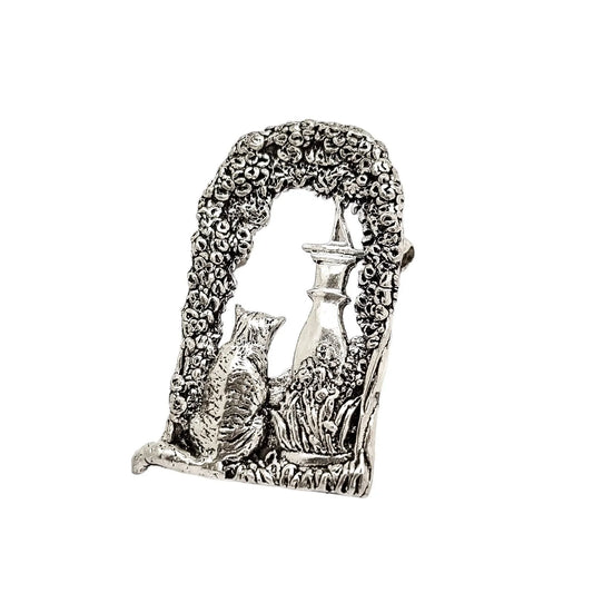 Vintage MASJ cat in window novelty statement brooch