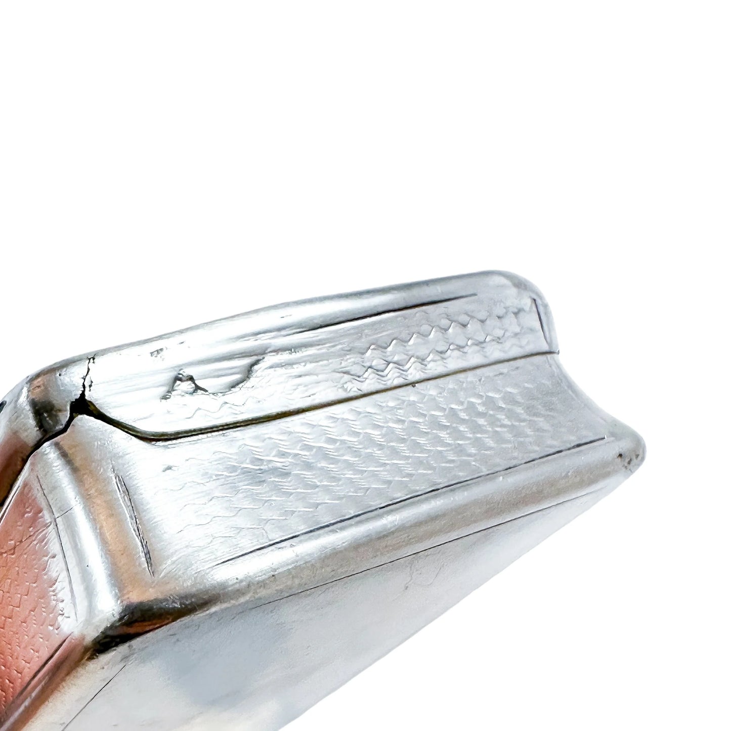 Large mid-Victorian gilt silver snuff box with engine-turned body