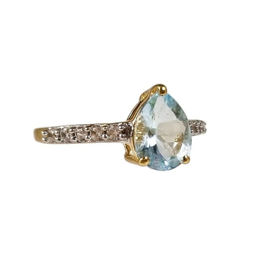 10ct yellow gold with pear-shaped aquamarine and diamonds dress ring, size P 1/2
