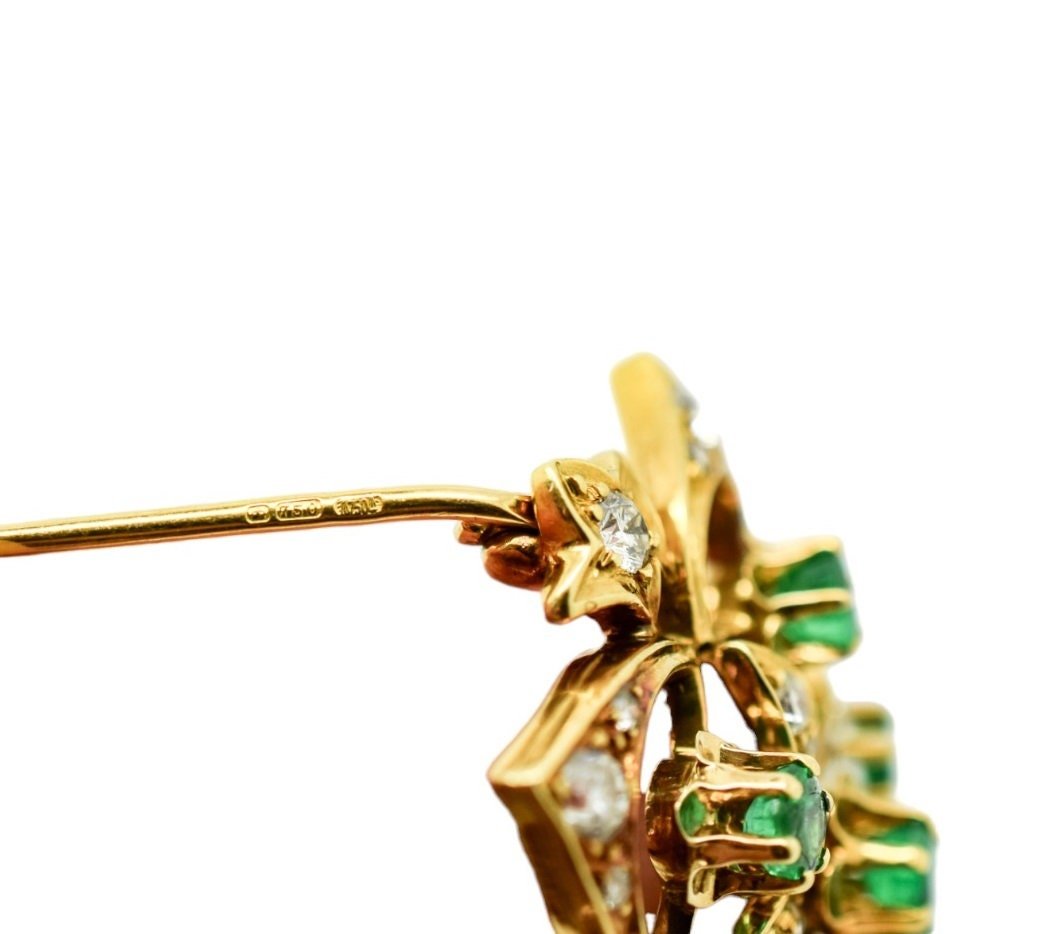 Vintage 18ct yellow gold emerald diamond openwork flower star statement brooch