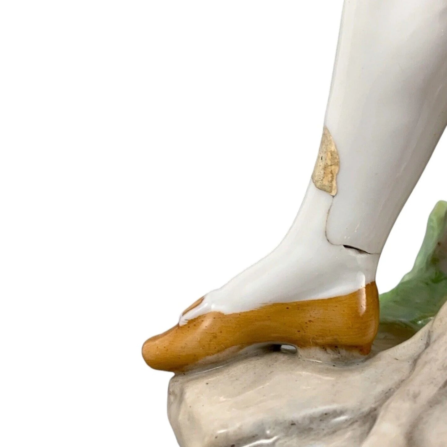 1830’s Meissen porcelain figurine of Regency dandy gentleman holding a tricorne and flowers