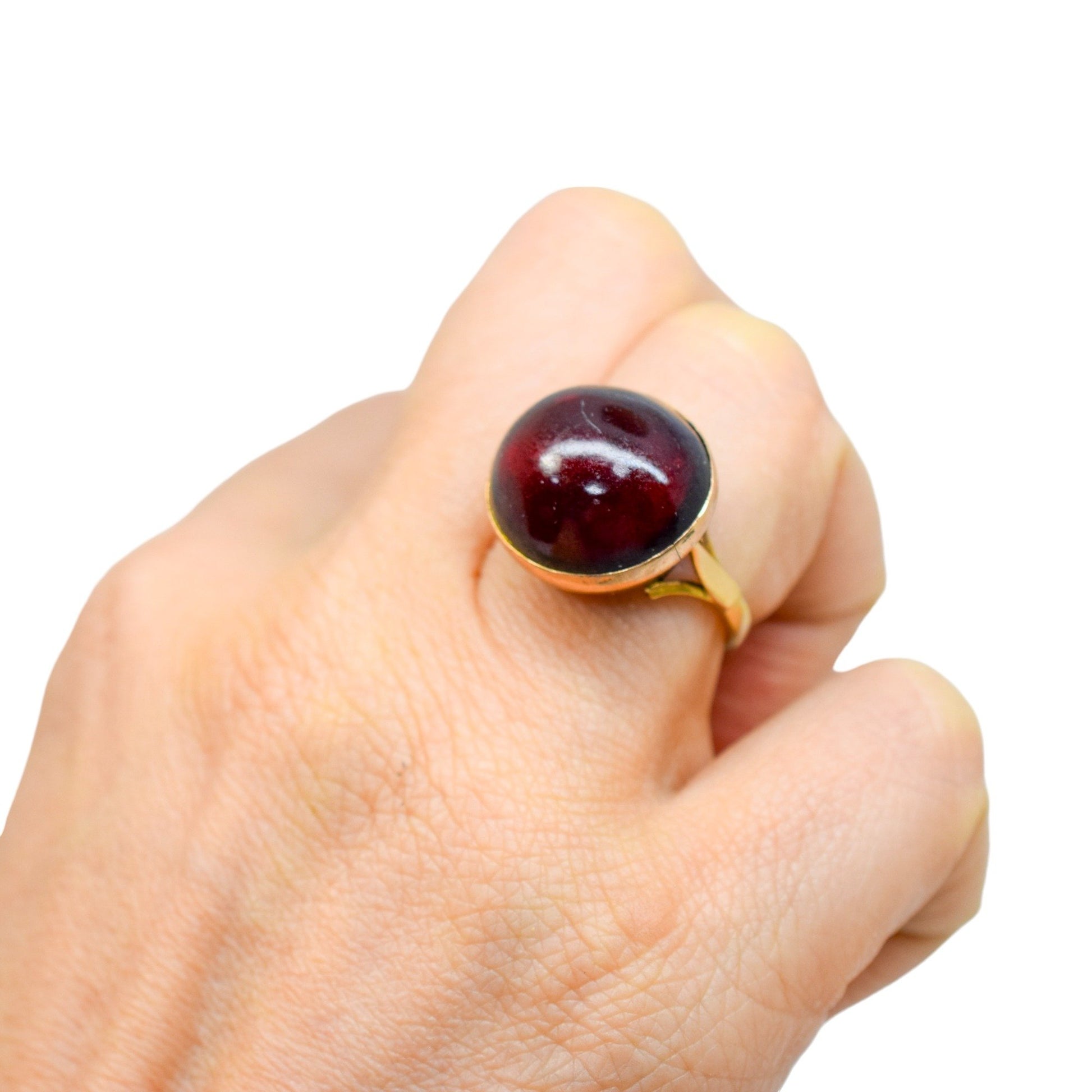 Victorian 9ct yellow gold 32ct red garnet cabochon statement ring, size M ½