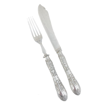 Late Victorian Mappin & Webb silver plated 24 piece 12 person fish cutlery set in oak canteen