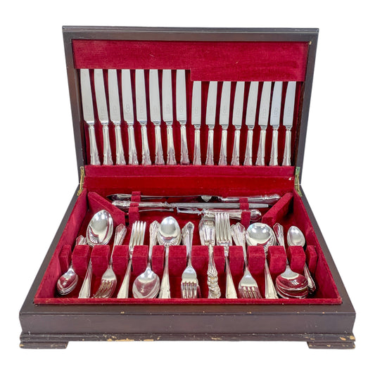 1940's George Butler cased Dubarry 77 piece 8 person cutlery canteen with fish flatware and turkey carving set