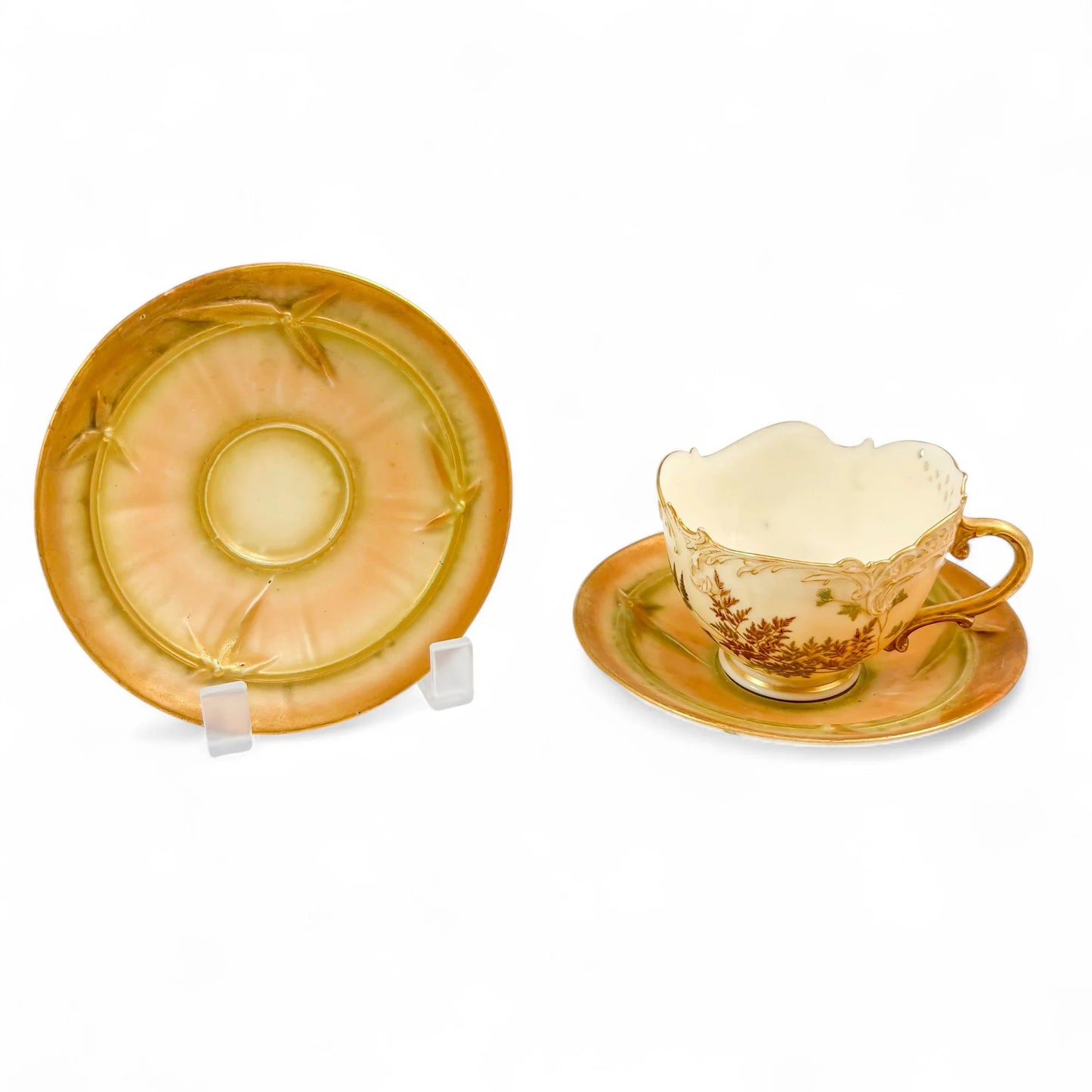 Royal Worcester porcelain tea cup and saucers, 1891–1902