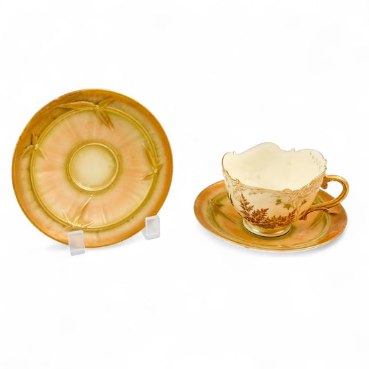 Royal Worcester porcelain tea cup and saucers, 1891–1902