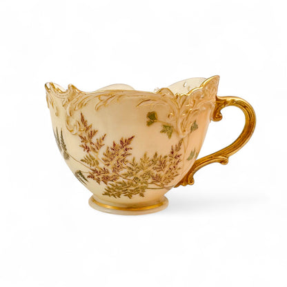 Royal Worcester porcelain tea cup and saucers, 1891–1902