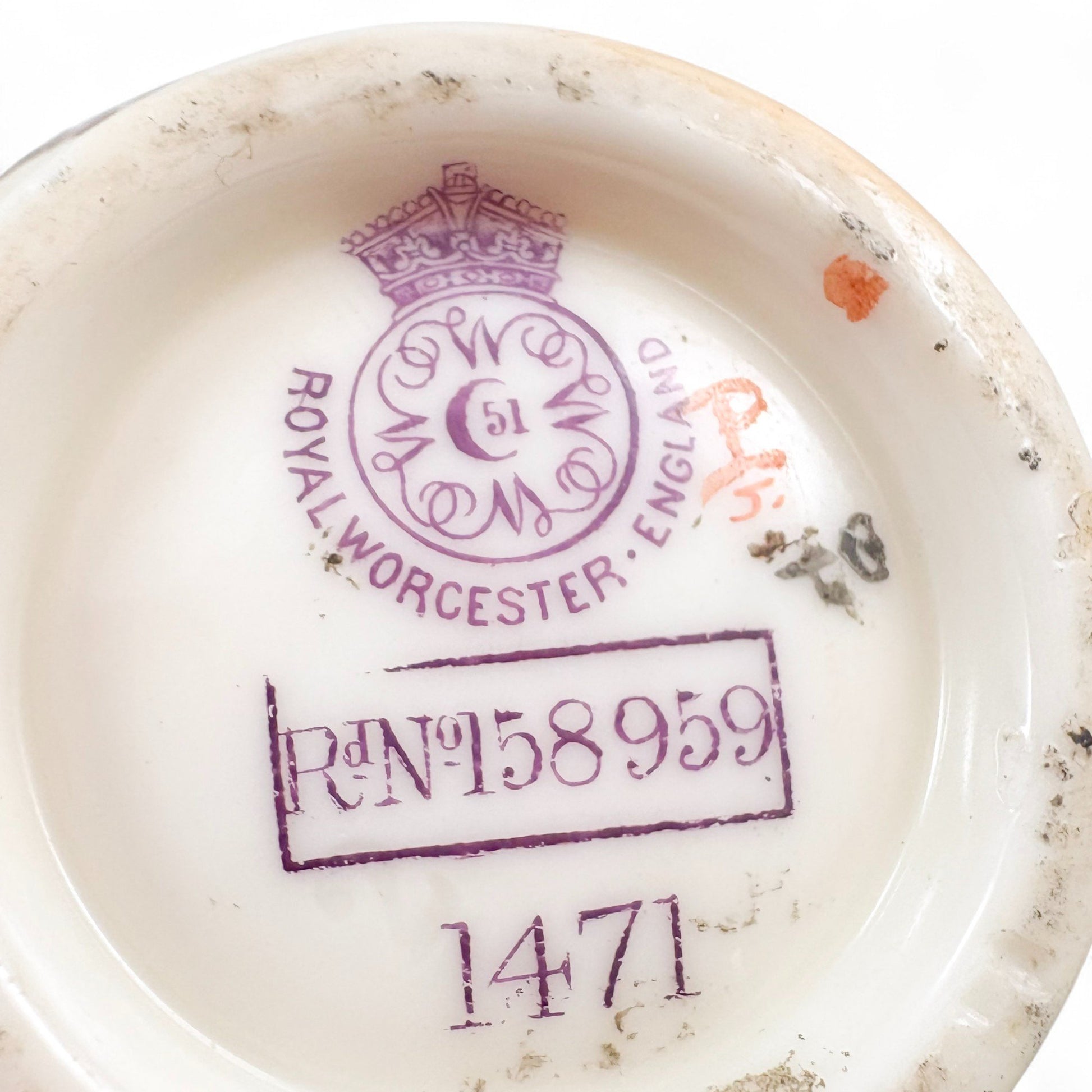 Royal Worcester porcelain tea cup and saucers, 1891–1902