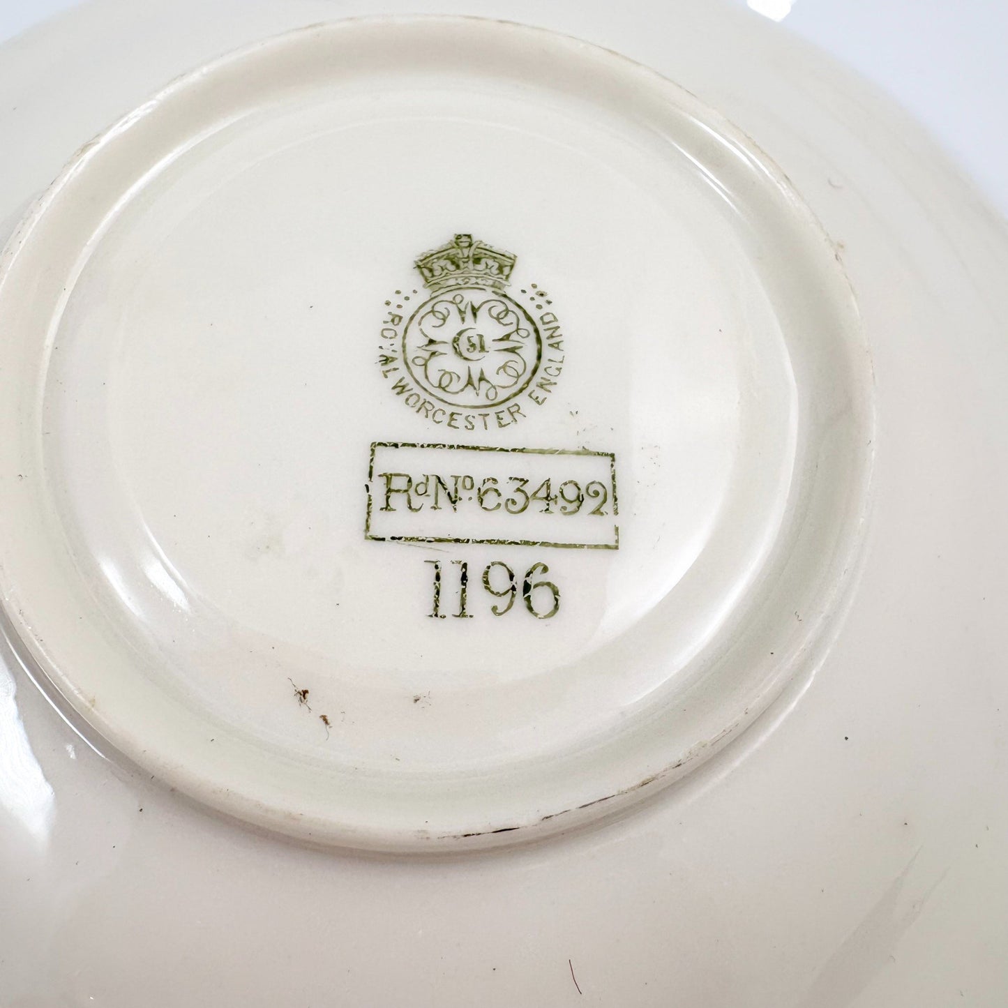Royal Worcester porcelain tea cup and saucers, 1891–1902