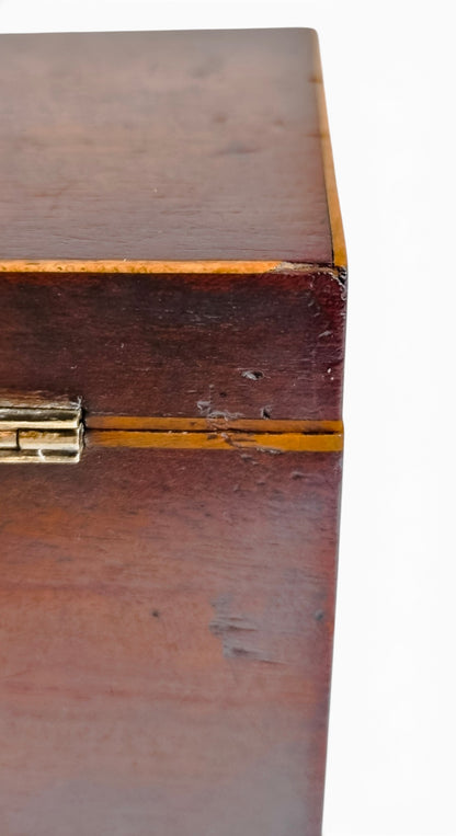 Victorian mahogany tea caddy, working lock and key