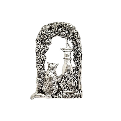 Vintage MASJ cat in window novelty statement brooch