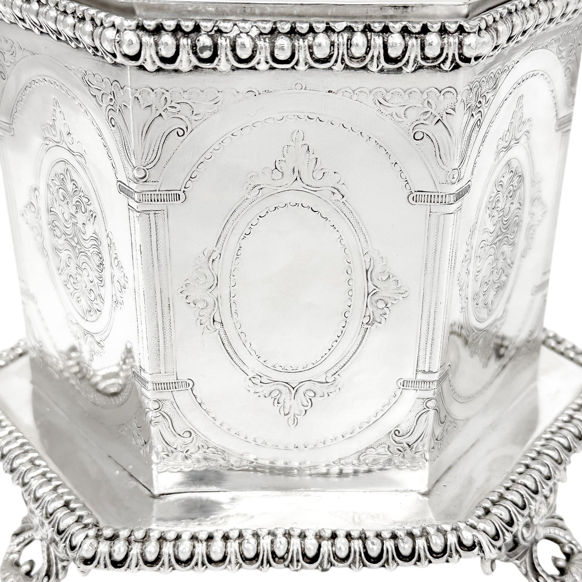 Victorian Neoclassical 6-sided silver-plated biscuit barrel on cast feet with egg-and-dart trim