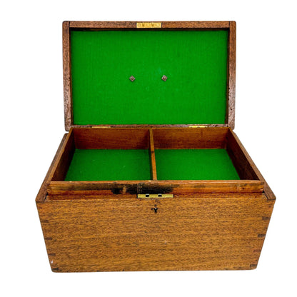 Arts and Crafts oak jewellery box with removable trays and working key