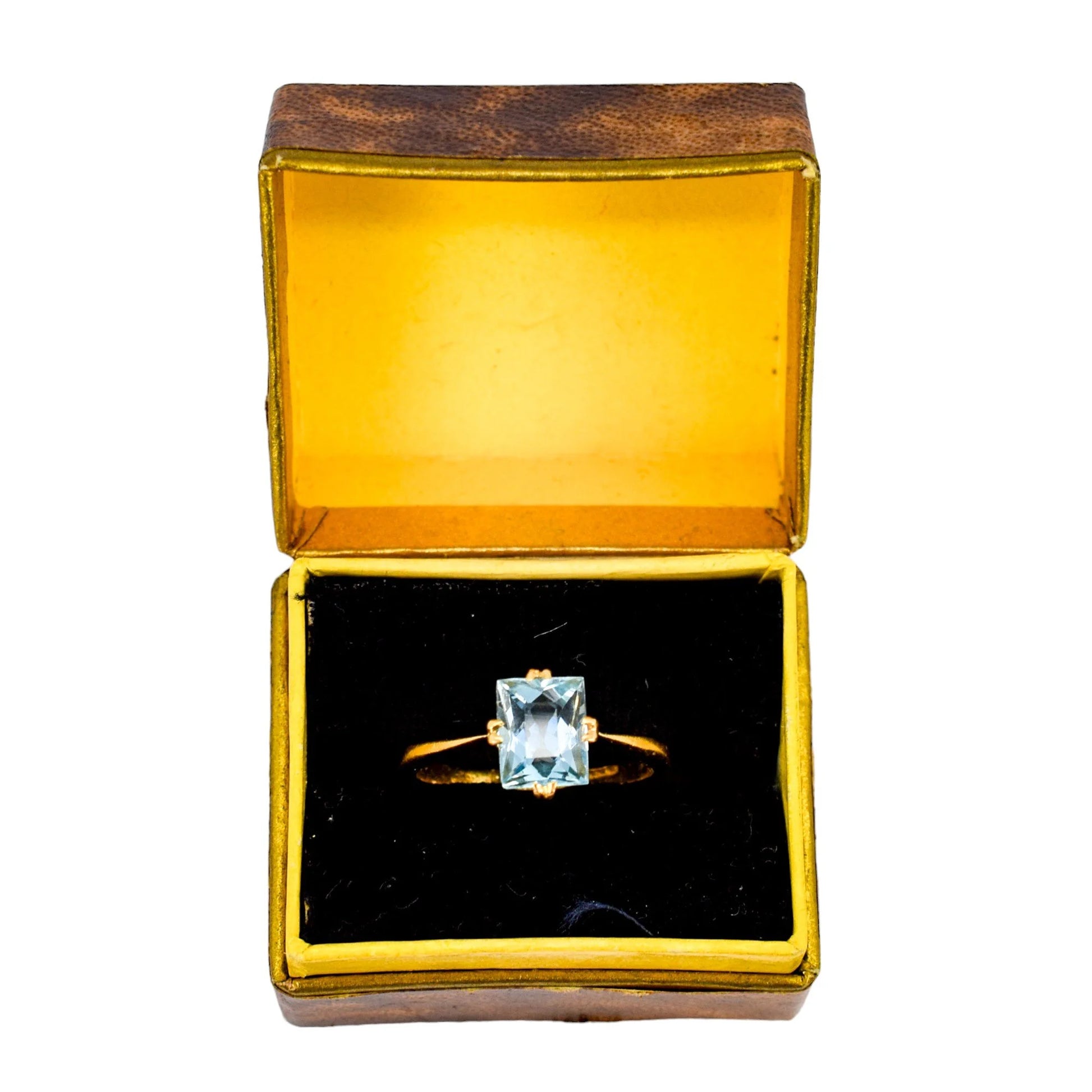 Antique 1.35 ct aquamarine solitaire ring in 22 ct yellow gold, size K ½