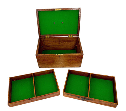 Arts and Crafts oak jewellery box with removable trays and working key