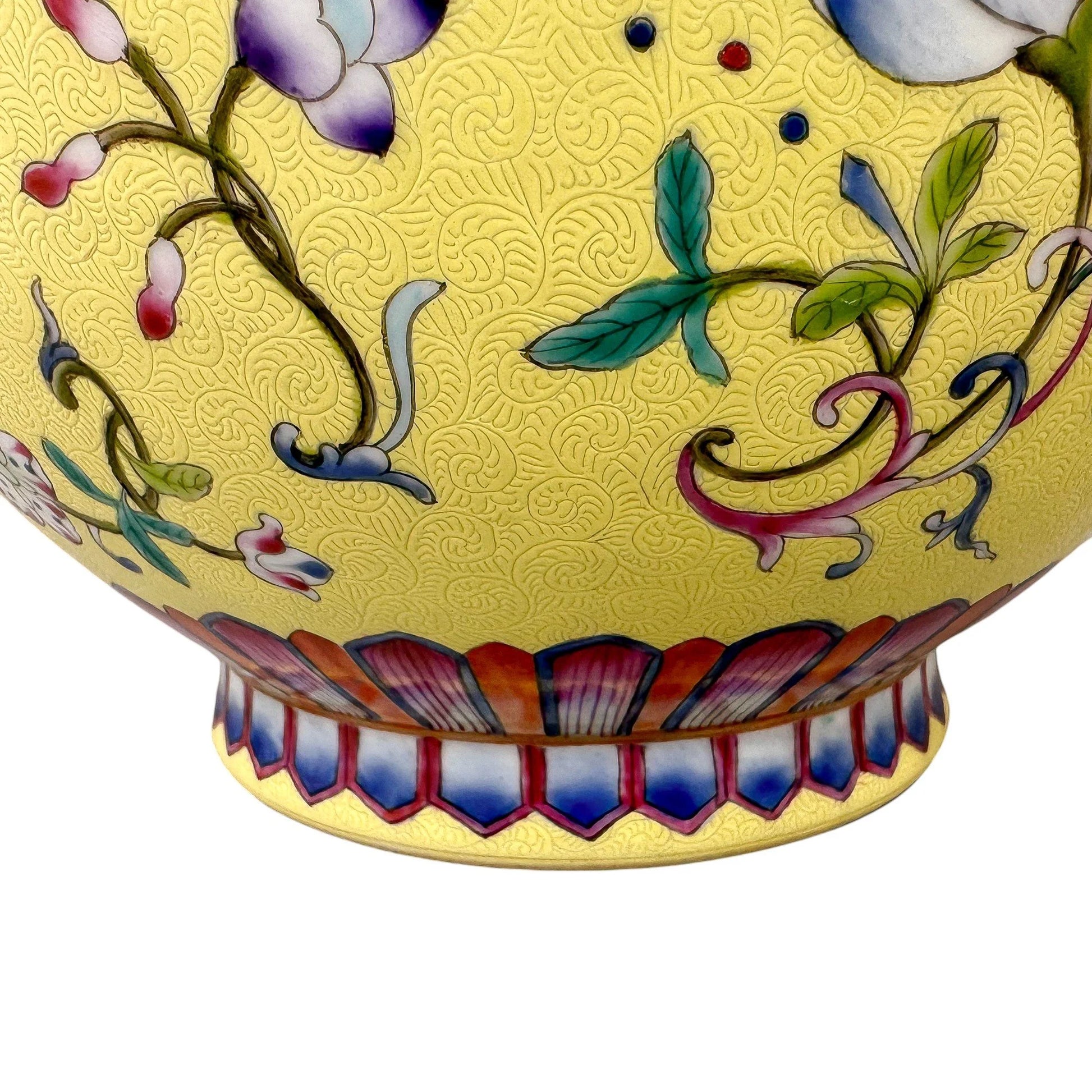 Chinese Guangxu yellow ground Yangcai floral Yuhuchunping porcelain vase in Qianlong style