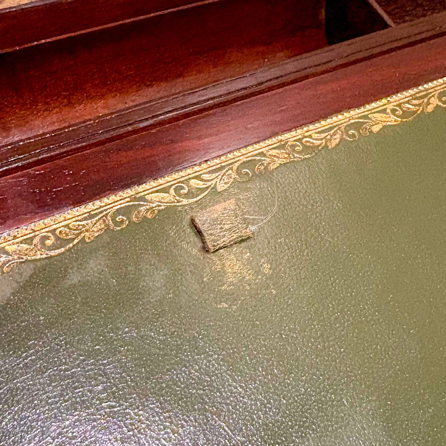 Victorian mahogany writing slope, secret drawers, working key