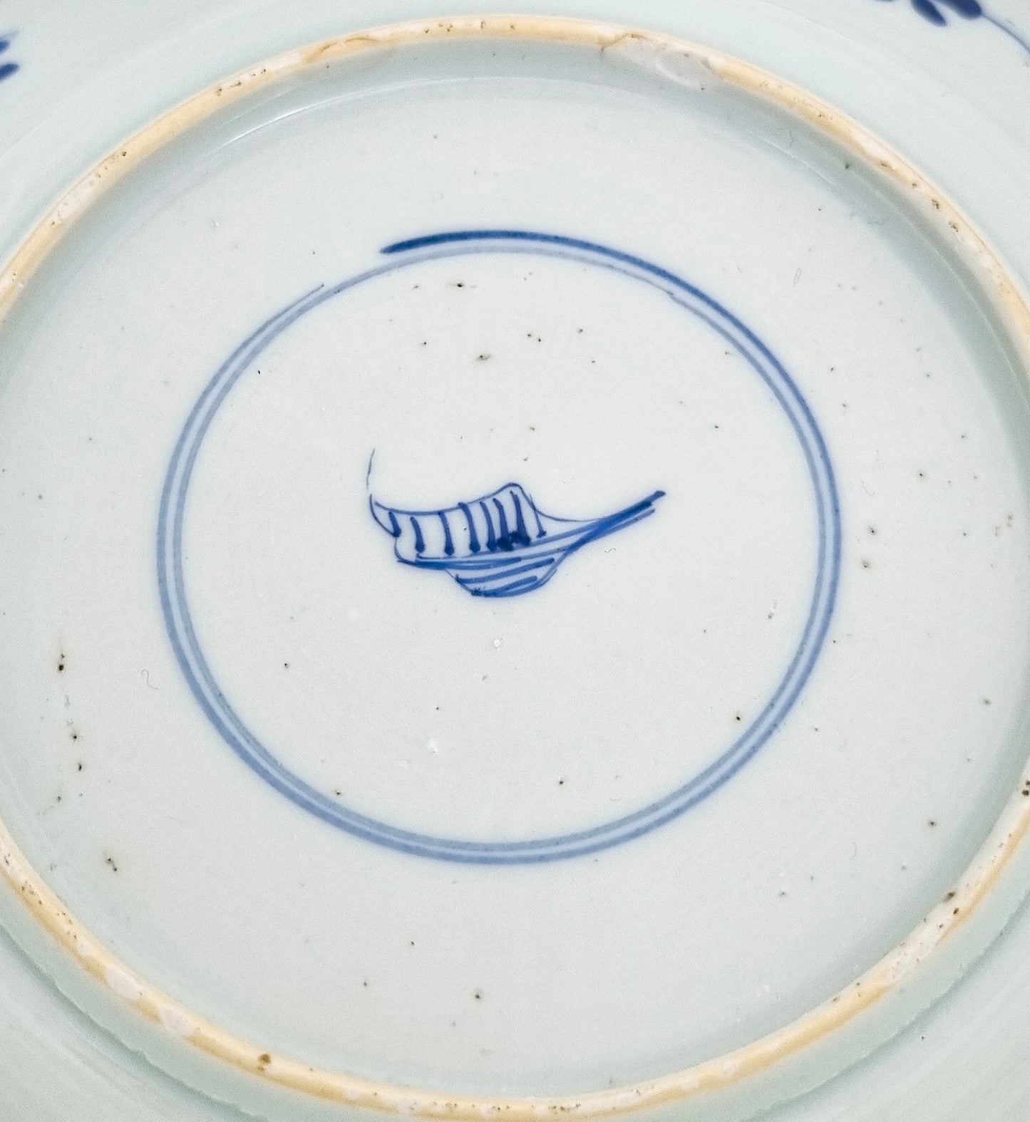 17th century Chinese Kangxi blue and white porcelain plate, Artemisia leaf mark