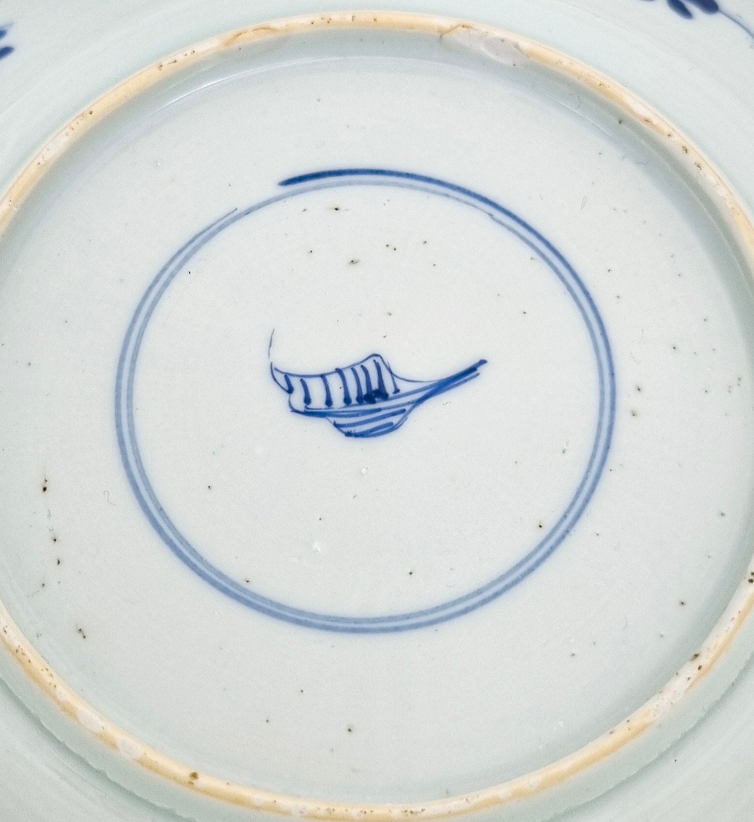 17th century Chinese Kangxi blue and white porcelain plate, Artemisia leaf mark