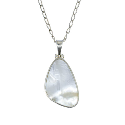 Vintage sterling silver mother of pearl classic teardrop necklace