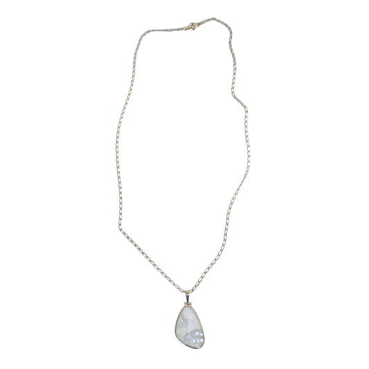 Vintage sterling silver mother of pearl classic teardrop necklace