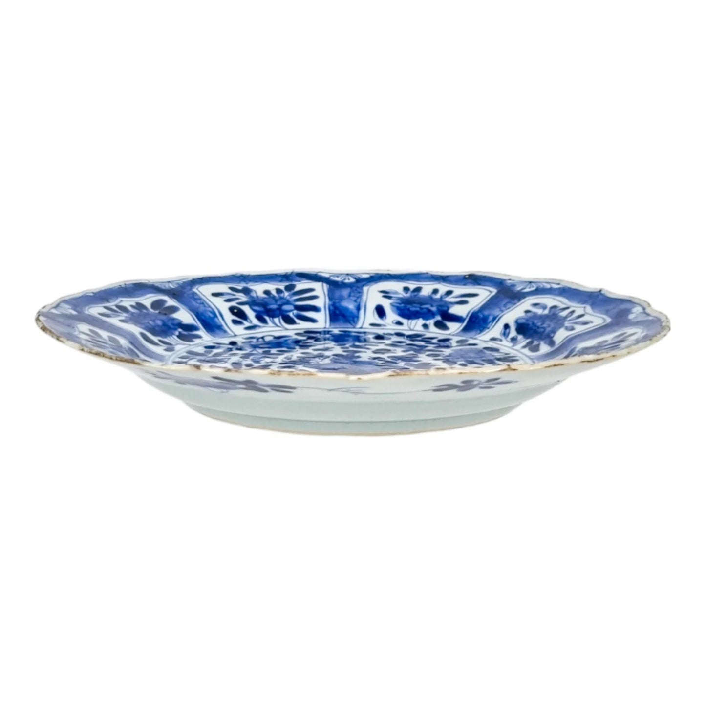 17th century Chinese Kangxi blue and white porcelain plate, Artemisia leaf mark