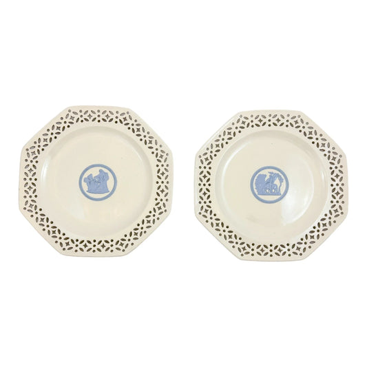 Pair of mid-Victorian Wedgwood Queen's Ware porcelain Neoclassical octagonal plates