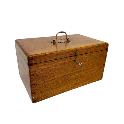 Arts and Crafts oak jewellery box with removable trays and working key