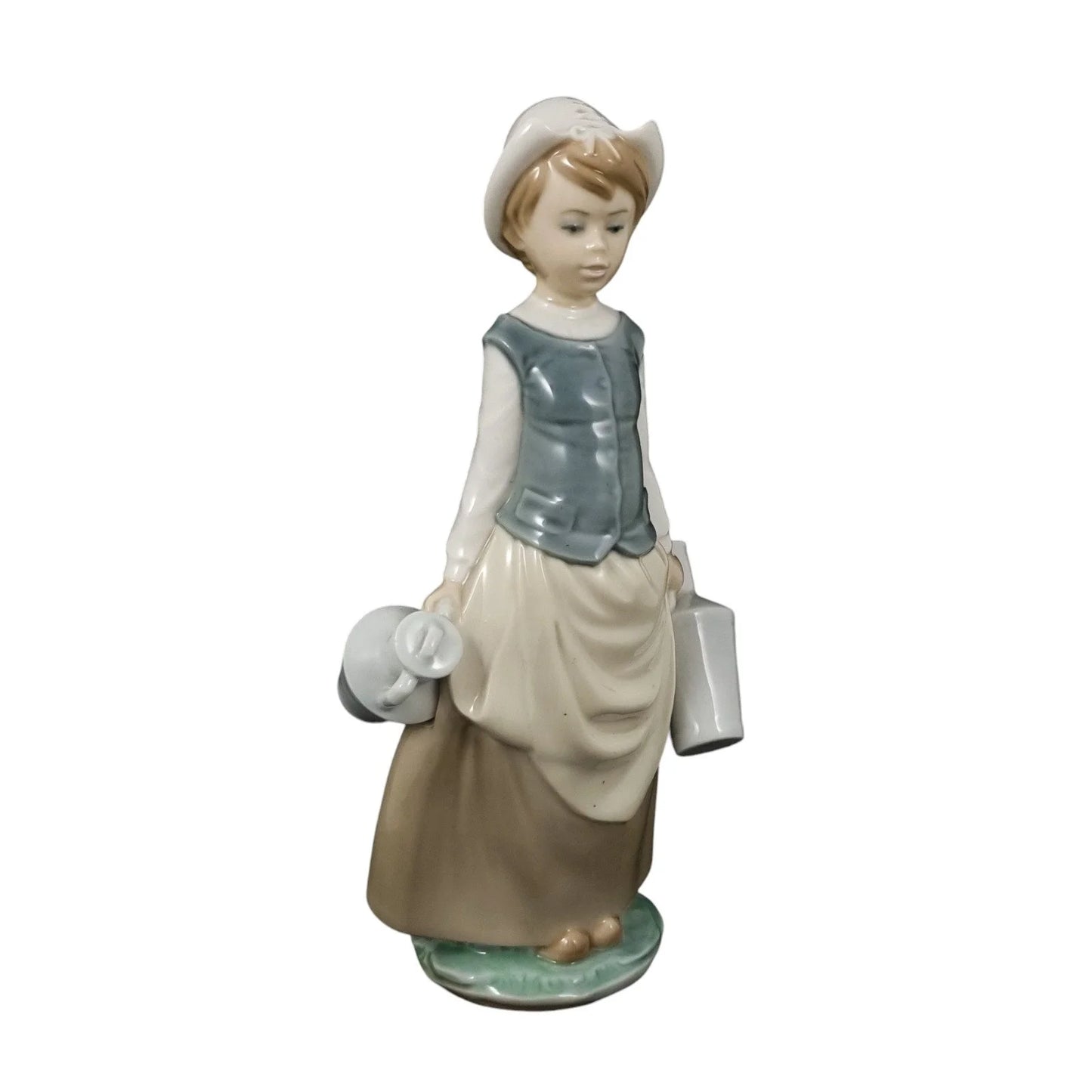 Lladro porcelain milkmaid figurine – “Lecherita Gallarda” model 4939