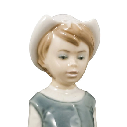 Lladro porcelain milkmaid figurine – “Lecherita Gallarda” model 4939