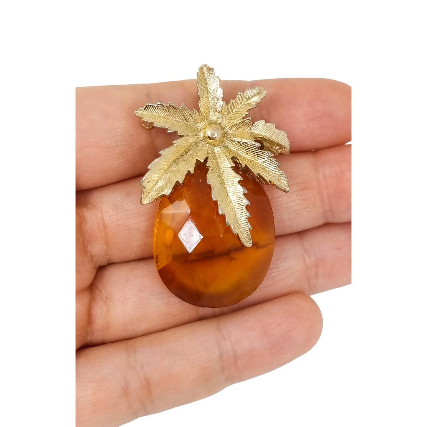 Vintage 1970's amber glass Sarah Coventry novelty pineapple brooch pendant
