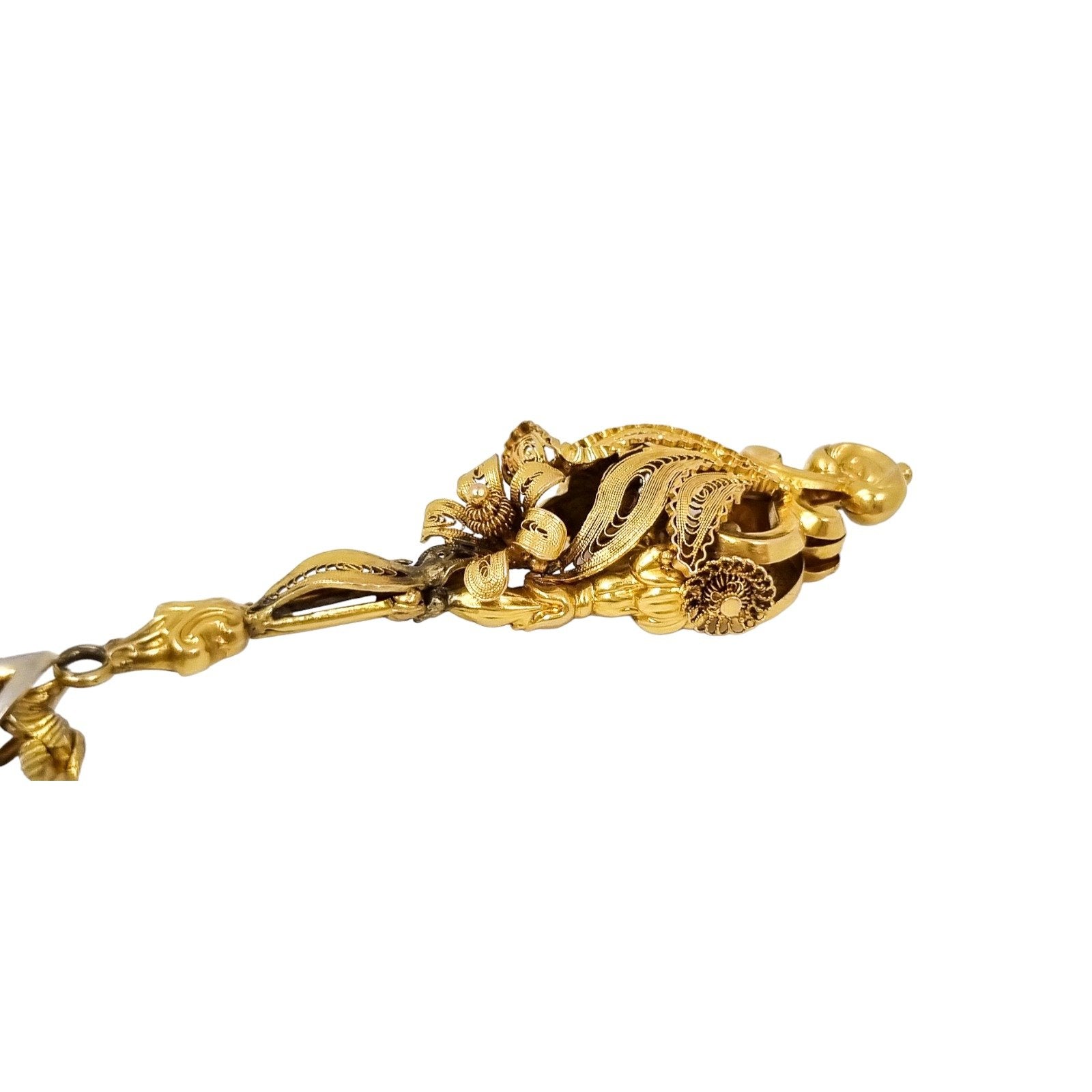 1820’s Georgian pinchbeck gold torpedo chandelier pendant decorated with cannetille and filigree