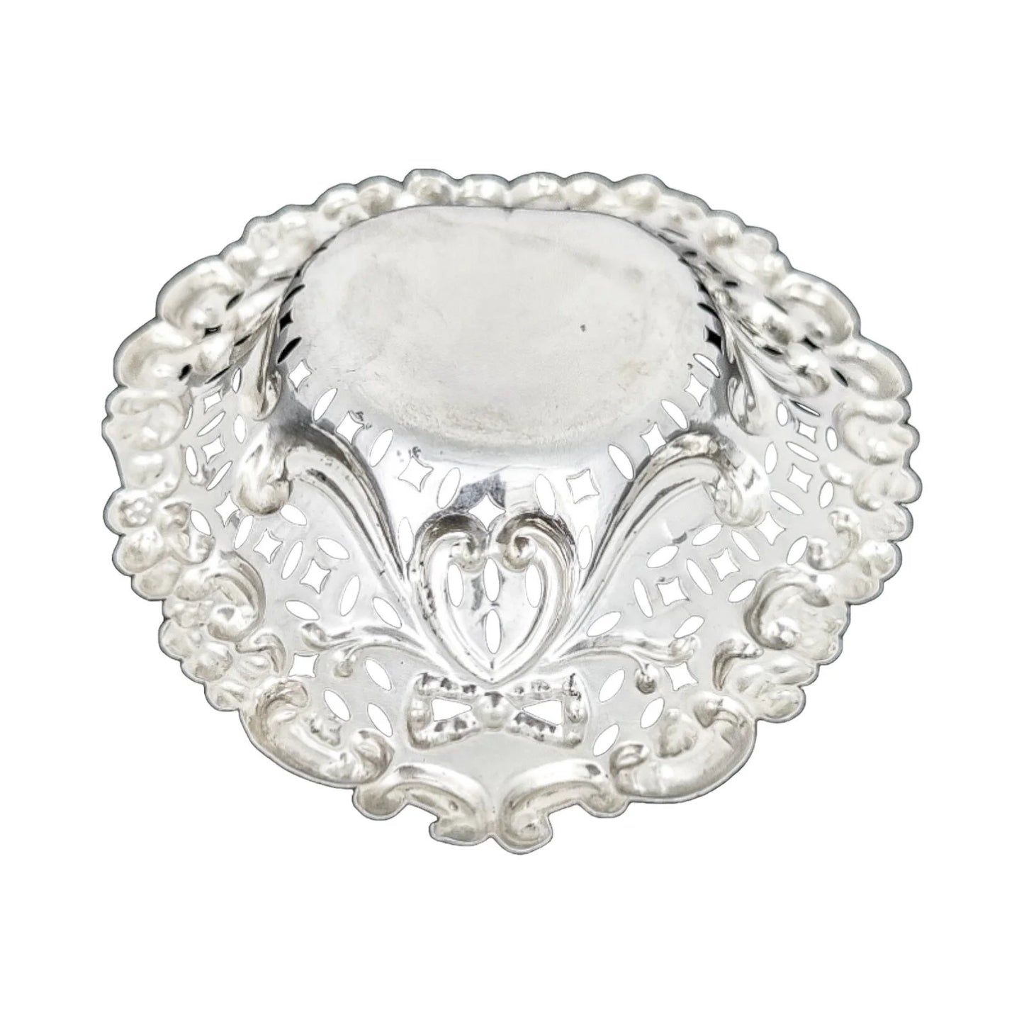 Edwardian sterling silver heart-shaped bonbon dish with bows