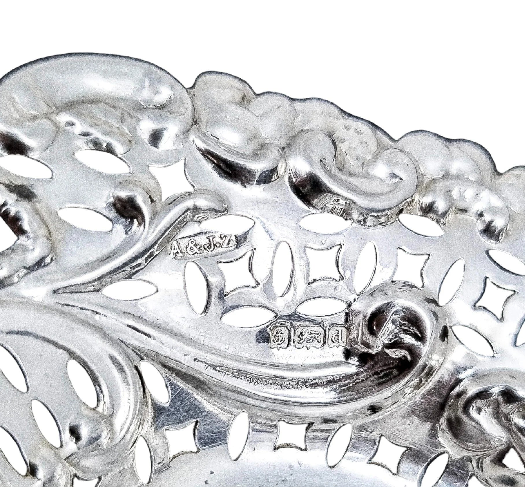 Edwardian sterling silver heart-shaped bonbon dish with bows