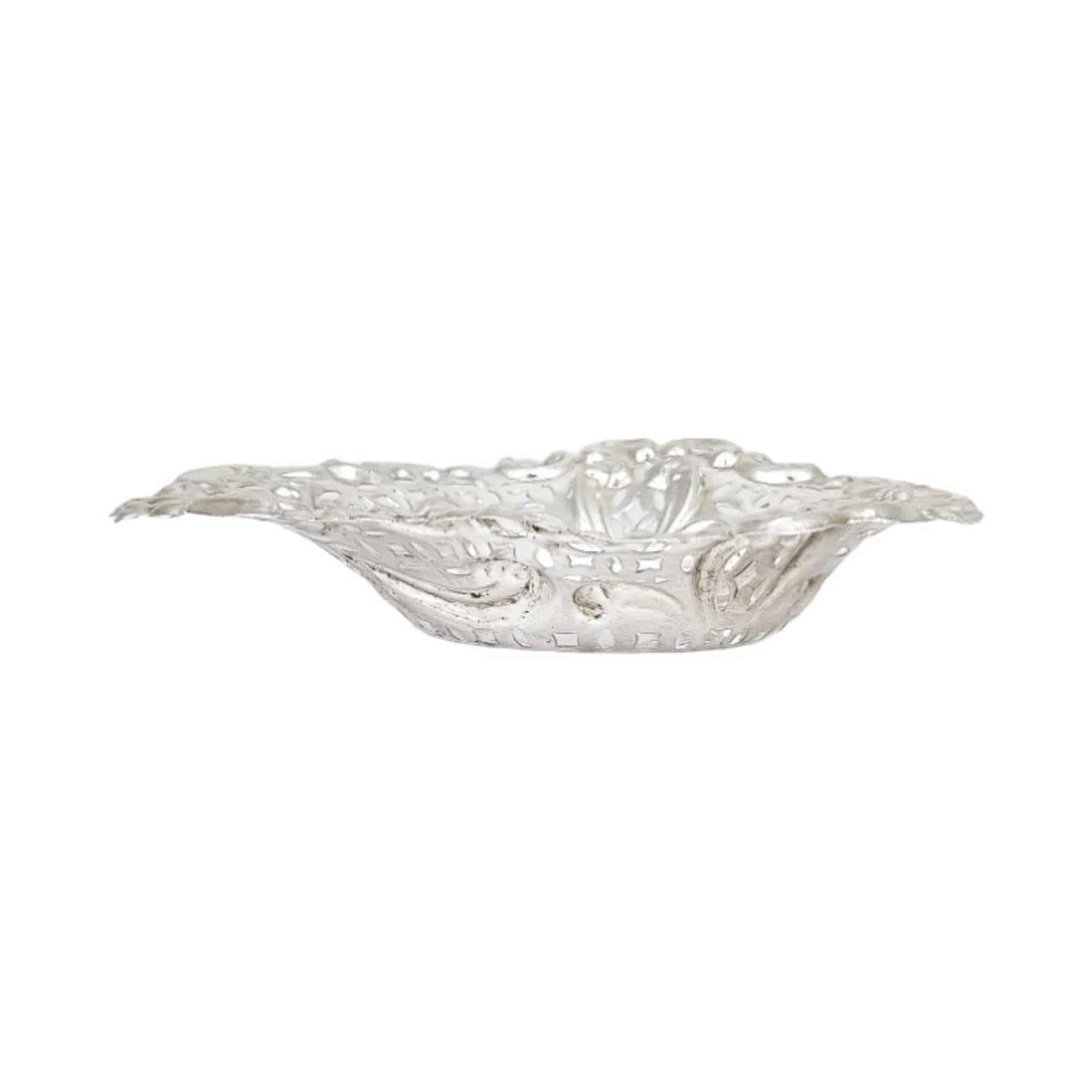 Edwardian sterling silver heart-shaped bonbon dish with bows
