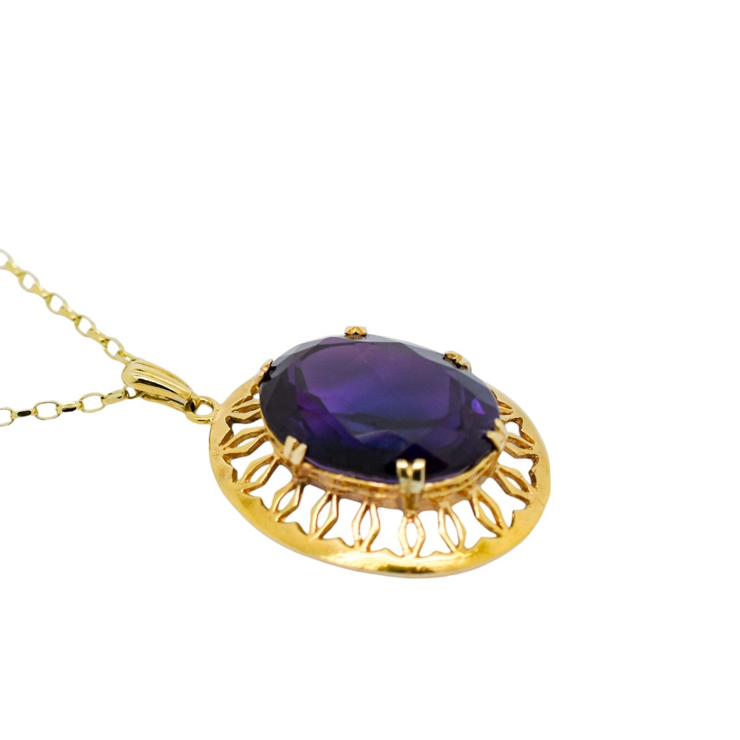 Vintage 9ct gold pendant necklace with 23ct colour-change sapphire, Romantic Revival design, 1970