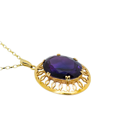 Vintage 9ct gold pendant necklace with 23ct colour-change sapphire, Romantic Revival design, 1970