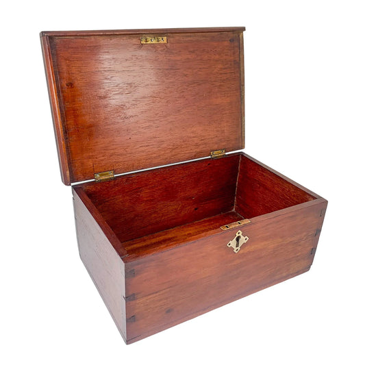 Large Victorian mahogany work box / jewellery chest with rhombus design to lid