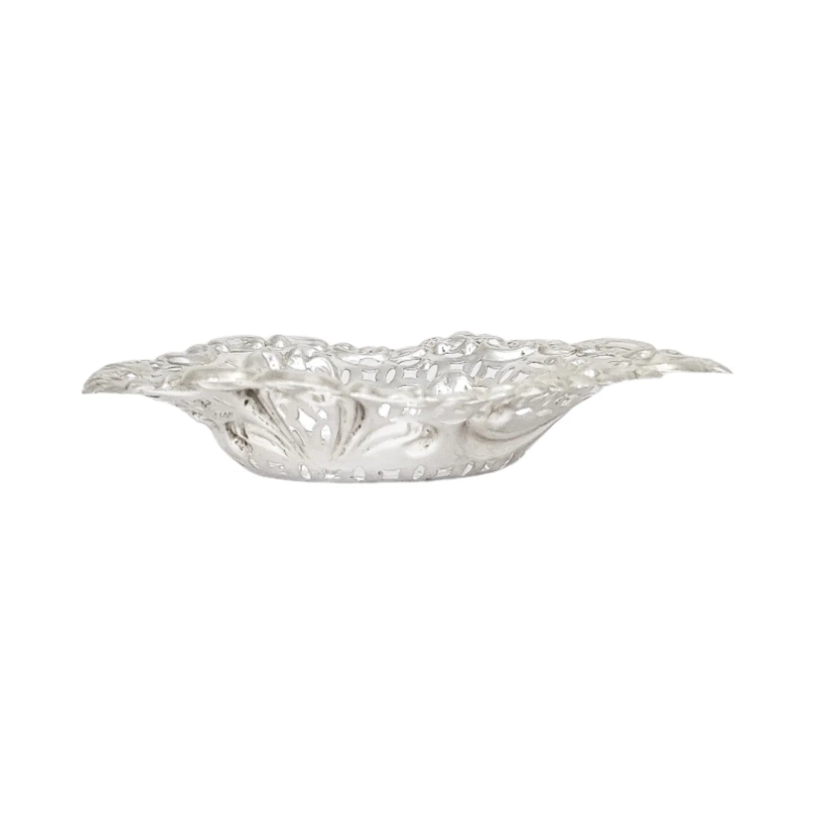 Edwardian sterling silver heart-shaped bonbon dish with bows