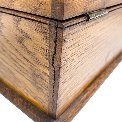 Edwardian WWI officer's oak storage box with Gordon Highlanders regiment stag cap badge