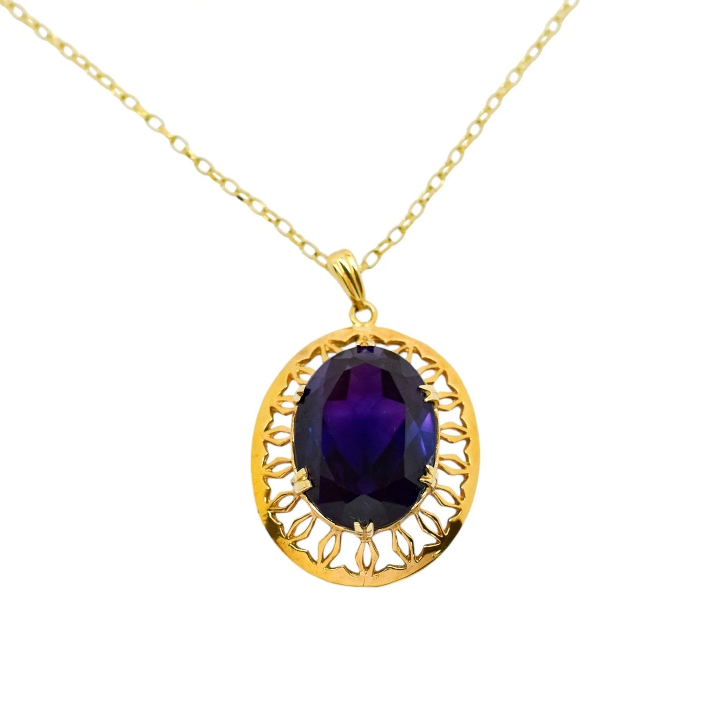 Vintage 9ct gold pendant necklace with 23ct colour-change sapphire, Romantic Revival design, 1970