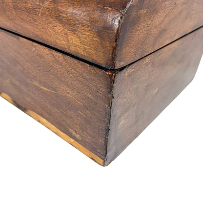 Victorian walnut workbox / jewellery storage box with working key and lift out lid