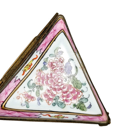 19th century French Chinoiserie enamel table snuff box with gilt bronze mounts